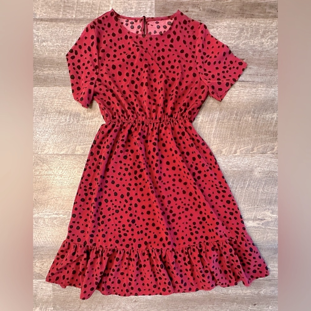 NWOT Shein dress with allover print, fitted waist. Size Medium.